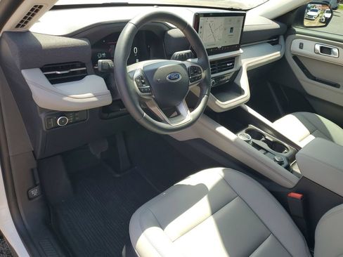 Used 2026 Ford Explorer Active w/ Active Comfort Package RWD image 6