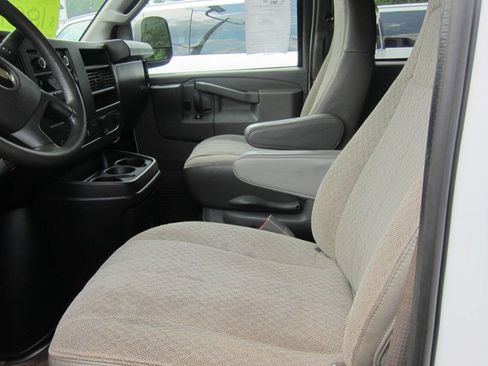 Used 2019 Chevrolet Express 3500 LT w/ LT Preferred Equipment Group image 8