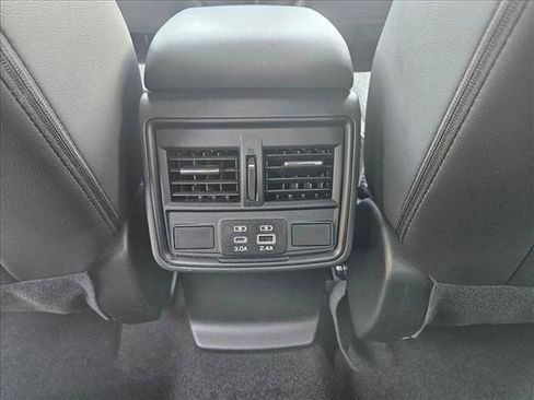 Certified 2025 Subaru Forester Premium AWD/4WD image 17