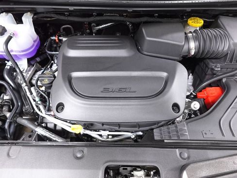 New 2027 Chrysler Pacifica Select FWD image 30