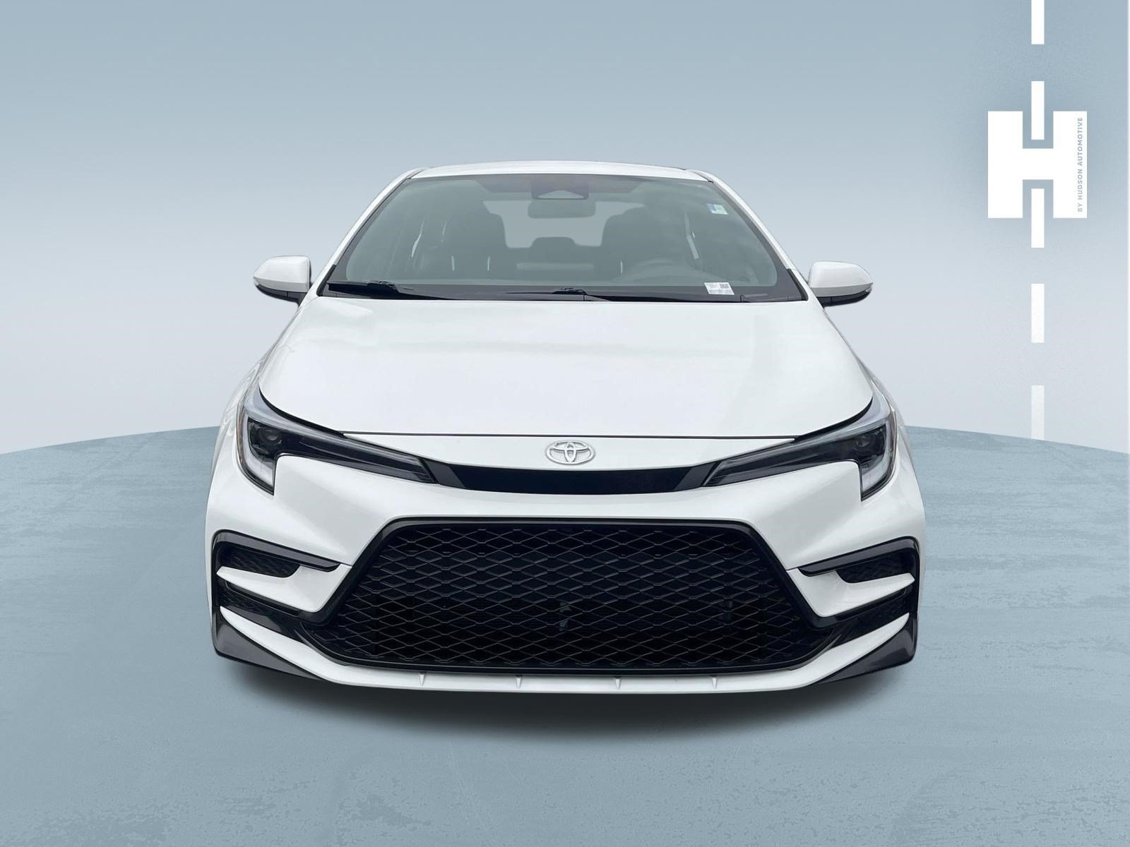 Used 2026 Toyota Corolla SE FWD image 2