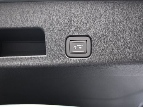 New 2026 Chevrolet Traverse LT w/ Driver Confidence Package FWD image 30