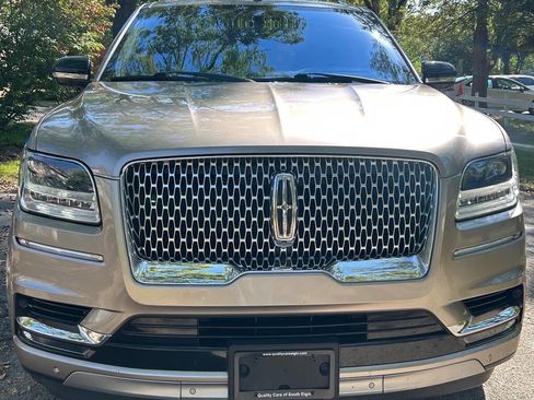 Used 2018 Lincoln Navigator Reserve w/ Technology Package image 3