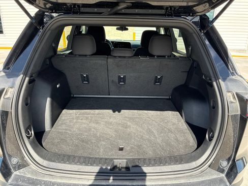 Used 2025 Chevrolet Equinox LT FWD image 12