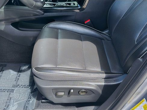 Used 2021 Buick Envision Essence w/ Sport Touring Package FWD image 17
