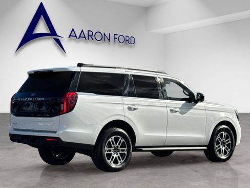 New 2026 Ford Expedition Active image 5