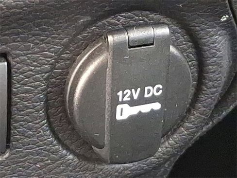 Used 2018 Jeep Wrangler Unlimited Sahara w/ Connectivity Group image 25