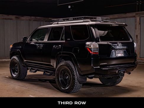 Used 2021 Toyota 4Runner SR5 AWD/4WD image 6