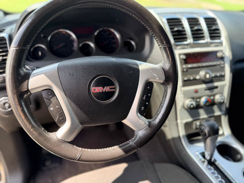 Used 2010 GMC Acadia SLE FWD image 11