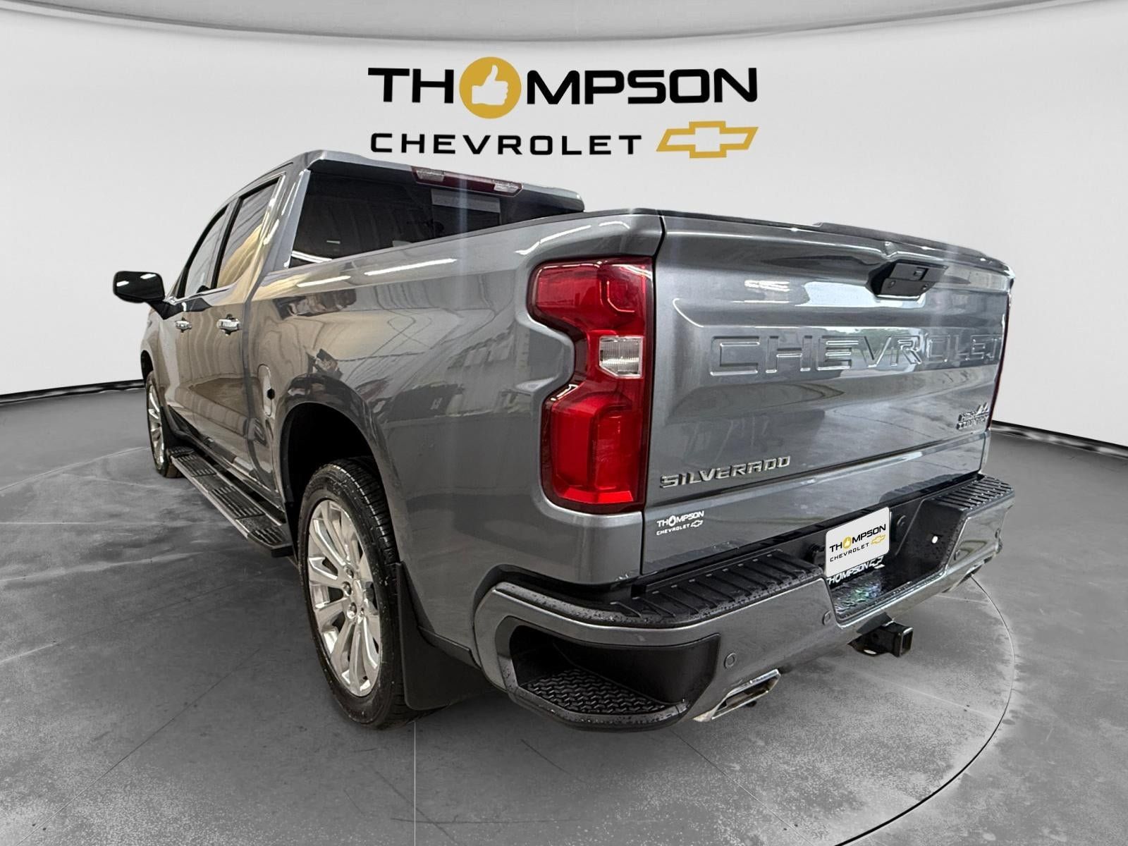 Used 2021 Chevrolet Silverado 1500 High Country AWD/4WD image 3