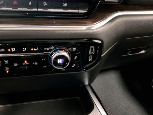 Used 2022 GMC Sierra 1500 SLT w/ SLT Premium Plus Package image 27