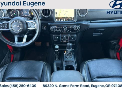 Used 2022 Jeep Wrangler Unlimited Sahara w/ Cold Weather Group image 17