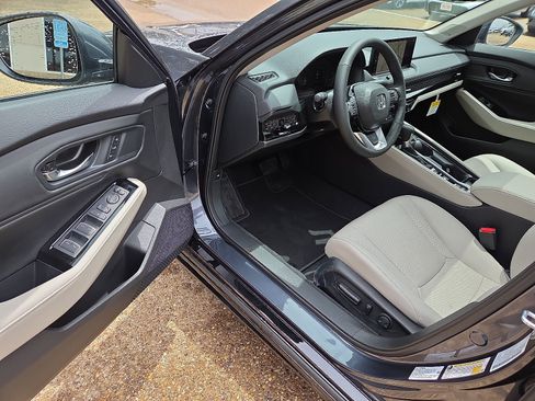 New 2026 Honda Accord Touring image 9
