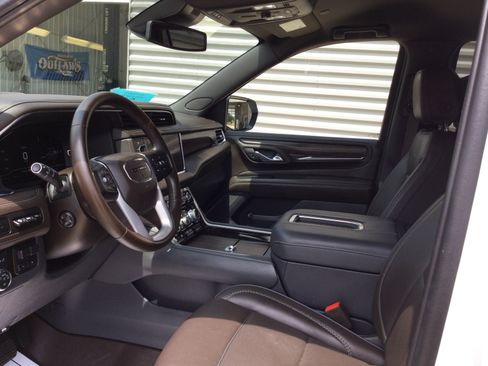 Used 2023 GMC Yukon XL Denali w/ LPO, Floor Liner Package AWD/4WD image 13