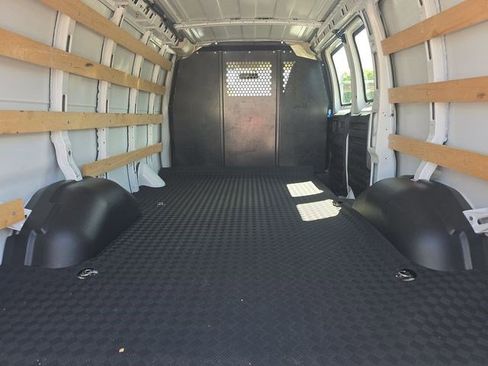 Used 2024 GMC Savana 2500 w/ Driver Convenience Package image 15