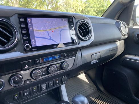 Used 2023 Toyota Tacoma TRD Sport w/ TRD Premium Sport Package AWD/4WD image 31