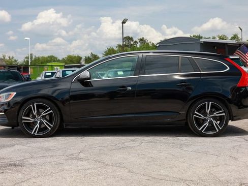 Used 2017 Volvo V60 T6 R-Design Platinum AWD/4WD image 4