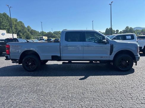 Used 2024 Ford F250 Lariat w/ Black Appearance Package AWD/4WD image 9