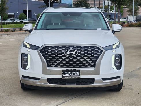Used 2022 Hyundai Palisade Calligraphy image 2