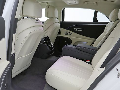 Used 2024 Bentley Flying Spur S V8 image 52