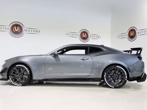 Used 2022 Chevrolet Camaro ZL1 RWD image 37