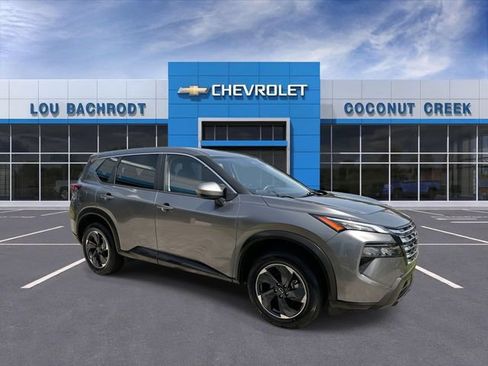 Used 2024 Nissan Rogue SV FWD image 2