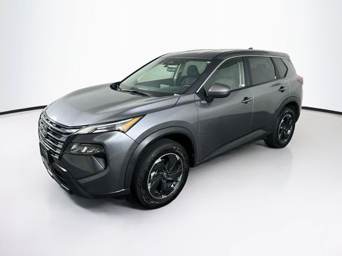Used 2025 Nissan Rogue SV AWD/4WD image 3