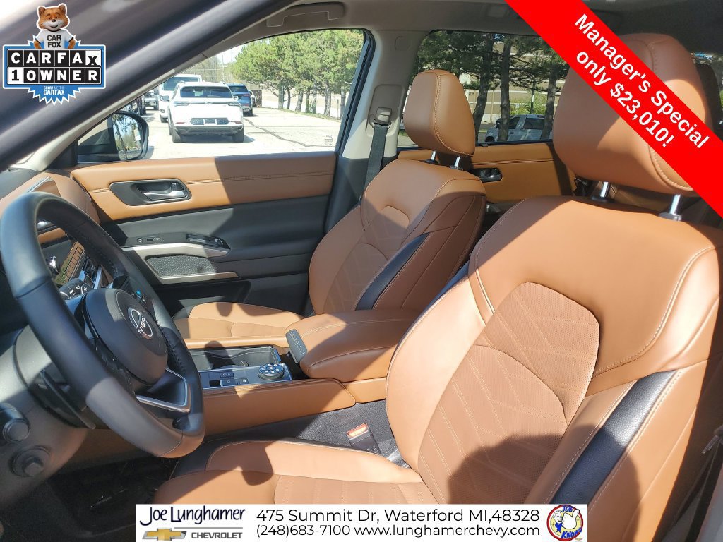 Used 2024 Nissan Pathfinder Platinum w/ Cargo Package AWD/4WD image 22