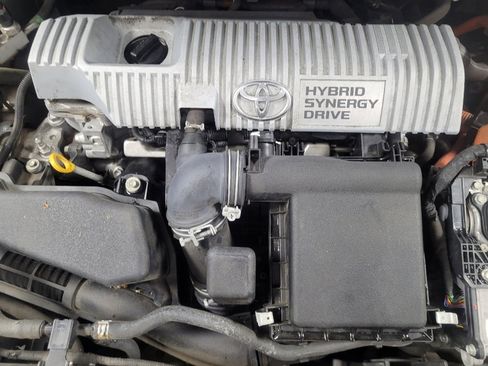 Used 2014 Toyota Prius Five image 30