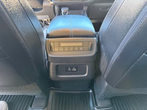 Used 2022 Nissan Pathfinder SV FWD image 24