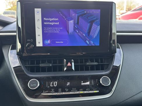 Used 2025 Toyota Corolla LE image 20