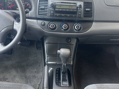 Used 2005 Toyota Camry LE FWD image 11