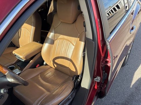 Used 2016 Buick Enclave Premium image 3