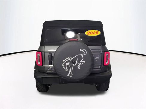Used 2025 Ford Bronco Badlands AWD/4WD image 6