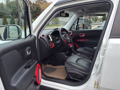 Used 2016 Jeep Renegade Limited image 23
