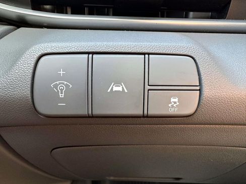 Used 2023 Hyundai Elantra SEL w/ Convenience Package FWD image 14