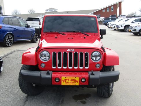 Used 2018 Jeep Wrangler Unlimited Sahara image 13