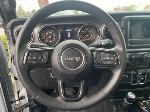 Used 2023 Jeep Gladiator Sport image 7