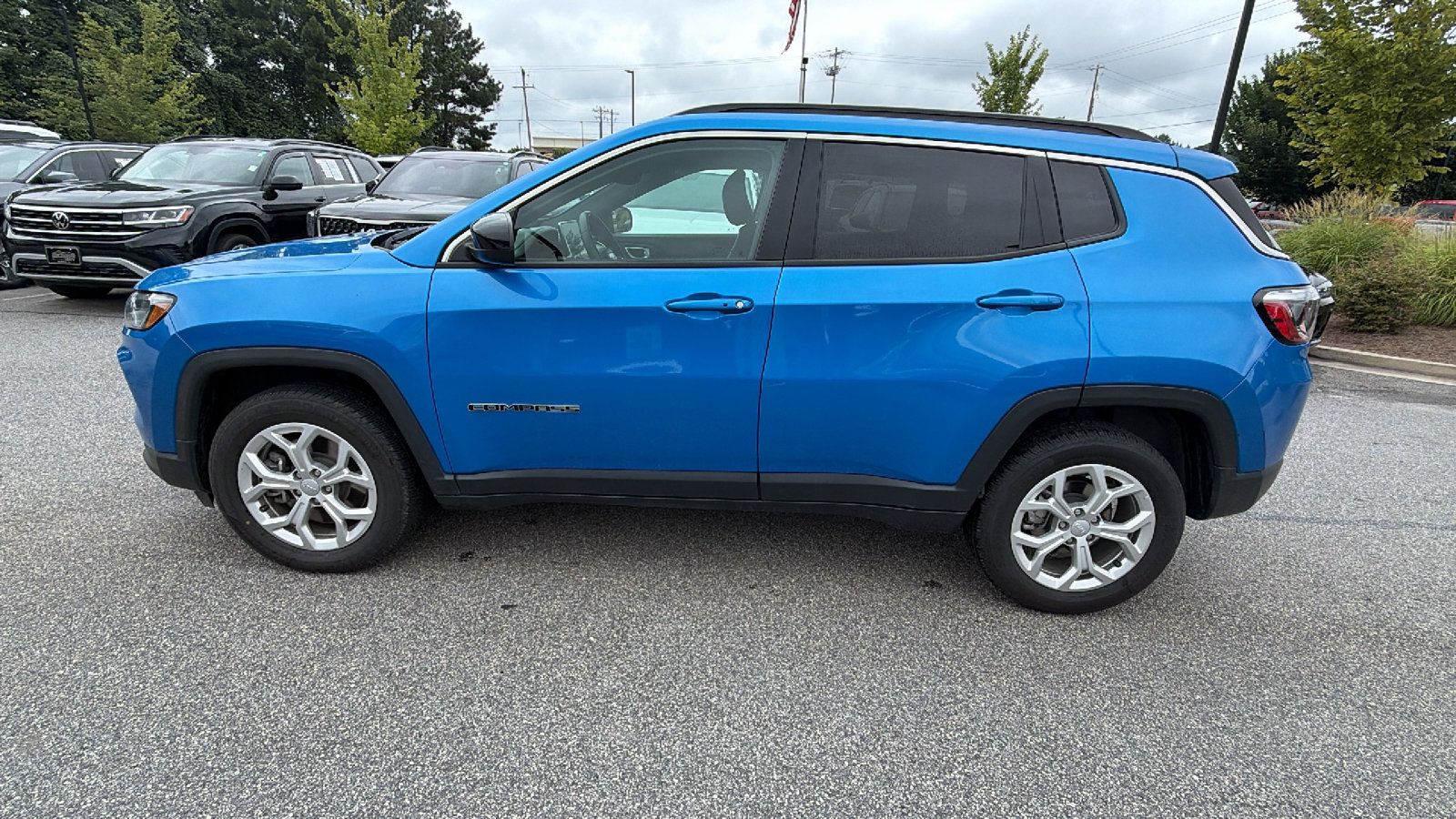 Used 2024 Jeep Compass Latitude AWD/4WD image 11