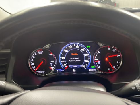 Used 2022 GMC Acadia AT4 w/ Technology Package AWD/4WD image 5