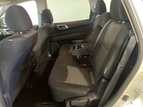 Used 2020 Nissan Pathfinder S image 23