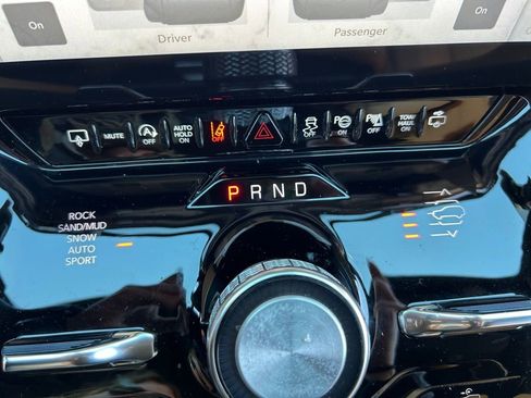 Used 2024 Jeep Grand Wagoneer Series III w/ Rear Seat Video Group 1 AWD/4WD image 38