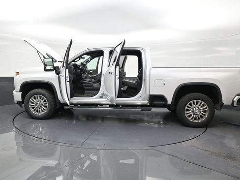 Used 2020 Chevrolet Silverado 2500 High Country w/ Z71 Off-Road Package AWD/4WD image 30