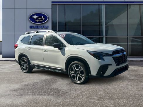 Used 2024 Subaru Ascent Limited w/ Technology Package image 3