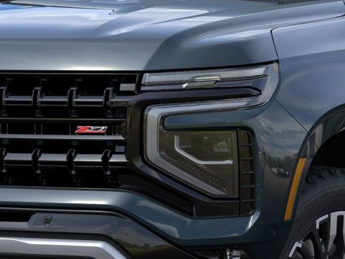 New 2026 Chevrolet Suburban Z71 w/ Z71 Off-Road Package AWD/4WD image 10