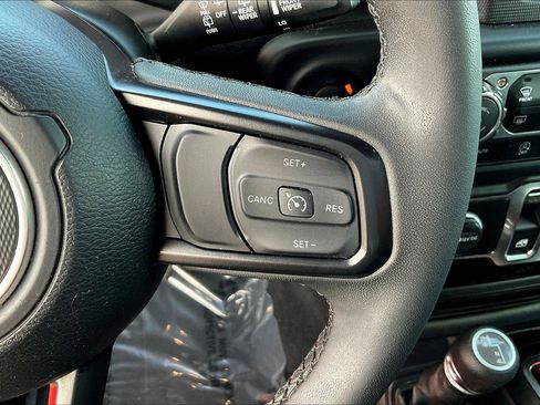 Used 2023 Jeep Wrangler Sport S image 19