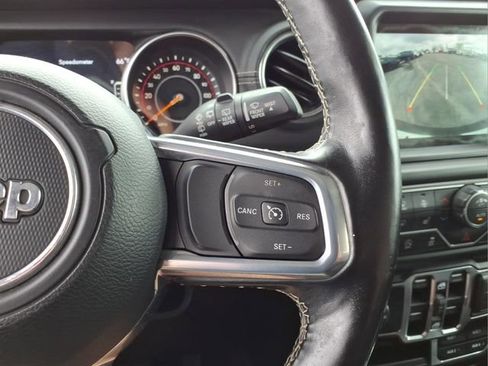 Used 2020 Jeep Wrangler Unlimited Sahara w/ Uconnect 4C Nav & Sound Group AWD/4WD image 25
