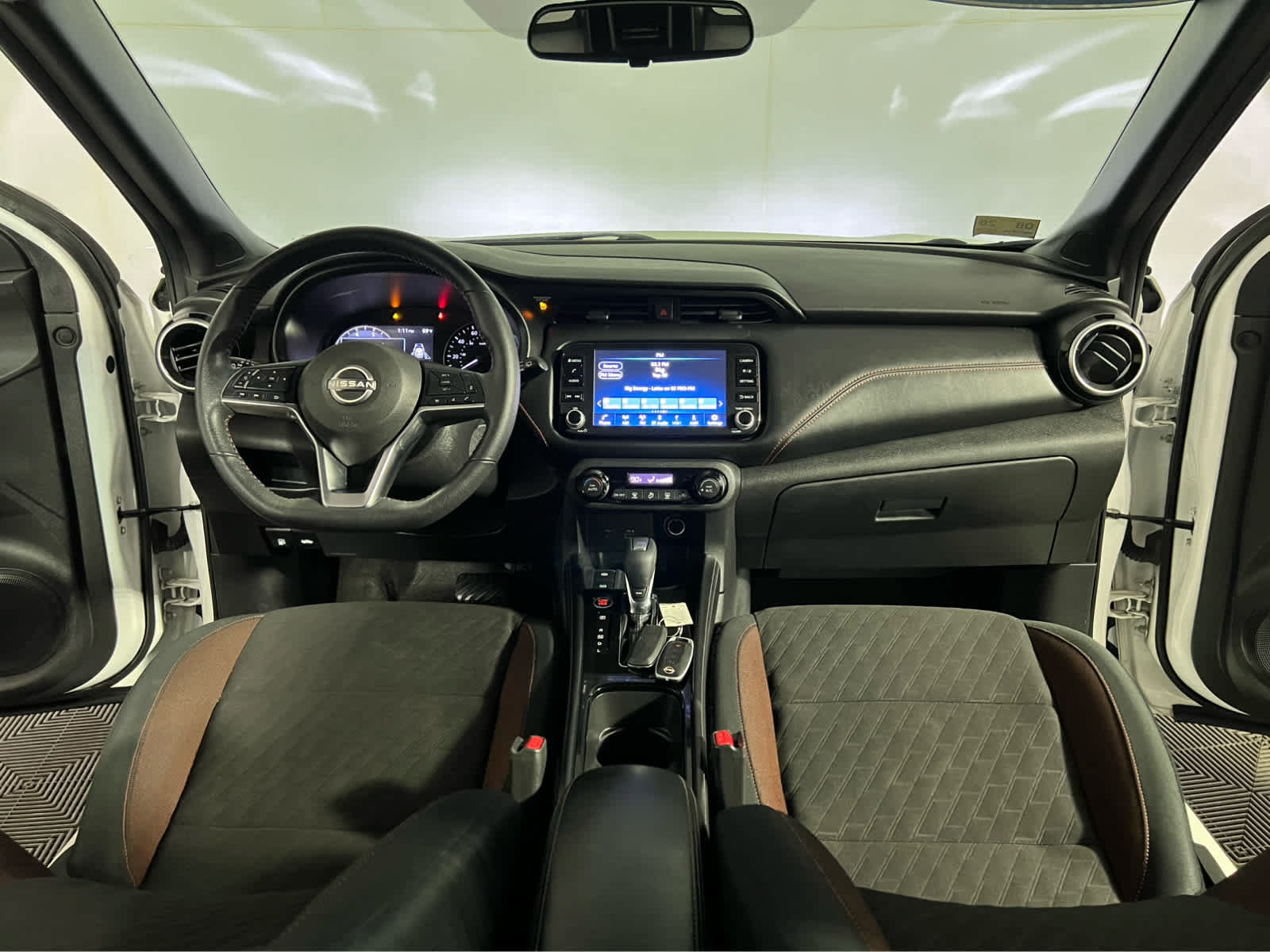 Certified 2024 Nissan Kicks SR FWD image 9