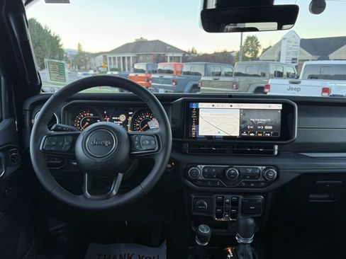 New 2025 Jeep Gladiator Sport image 27