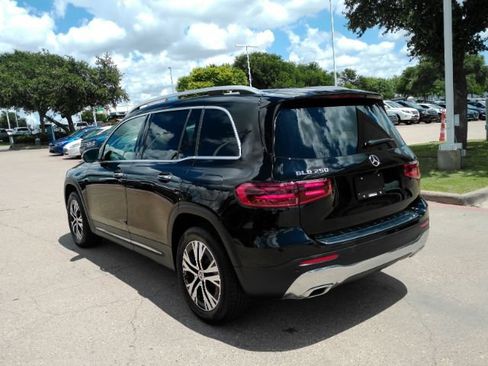 Used 2024 Mercedes-Benz GLB 250 w/ Driver Assistance Package image 13